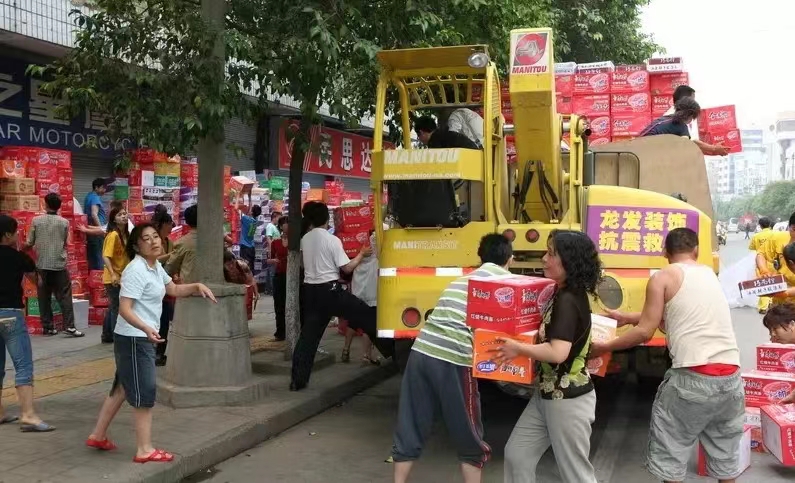 龙发装饰援助雅安地震灾区
